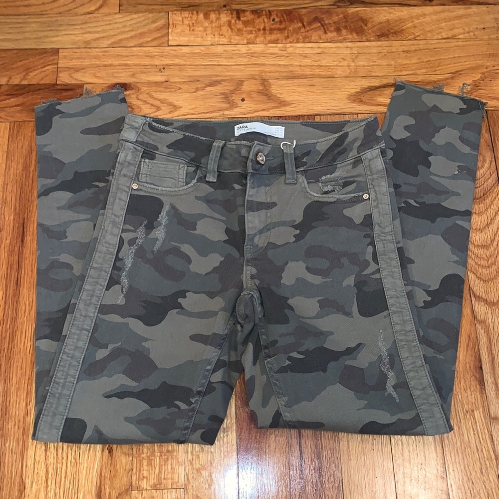 Zara mid rise camp skinny denim!